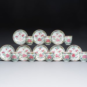 Eight sets of Chinese famille rose cups and saucers with floral design, Qianlong — photo 1