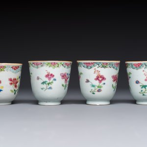 Eight sets of Chinese famille rose cups and saucers with floral design, Qianlong — photo 4