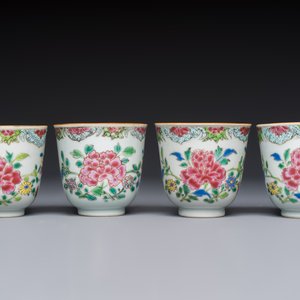Eight sets of Chinese famille rose cups and saucers with floral design, Qianlong — photo 8