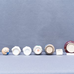 Eight small Chinese vases and a brushwasher, Kangxi and later — photo 17
