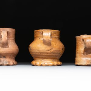 Eight stoneware jugs and mugs, and a glazed pottery vessel, Germany and The Netherlands, 16/17th C. — photo 21
