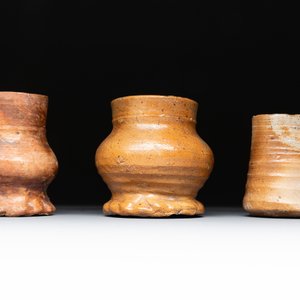 Eight stoneware jugs and mugs, and a glazed pottery vessel, Germany and The Netherlands, 16/17th C. — photo 23