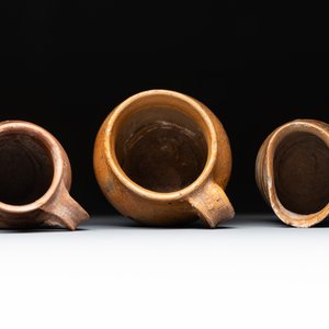 Eight stoneware jugs and mugs, and a glazed pottery vessel, Germany and The Netherlands, 16/17th C. — photo 24