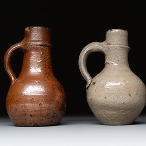 Eight stoneware jugs and mugs, and a glazed pottery vessel, Germany and The Netherlands, 16/17th C. — photo 28