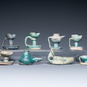 Eight turquoise-glazed oil lamps, Middle-East, 13th C. and later — 照片 4
