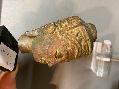 Eight various carved stone heads, incl. Chinese, Etruscan, Gandhara and Japanese — 照片 13