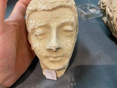 Eight various carved stone heads, incl. Chinese, Etruscan, Gandhara and Japanese — 照片 2
