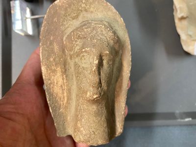 Eight various carved stone heads, incl. Chinese, Etruscan, Gandhara and Japanese — 照片 5