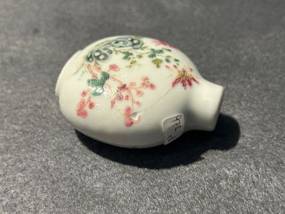 Eight various Chinese famille rose snuff bottles, 19/20th C. — photo 2