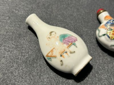 Eight various Chinese famille rose snuff bottles, 19/20th C. — photo 9