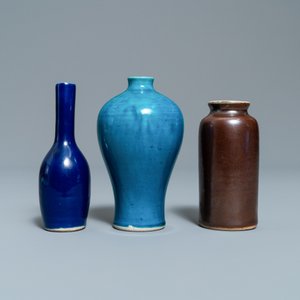 Eighteen Chinese monochrome miniature vases and snuff bottles, 18/20th C. — photo 23
