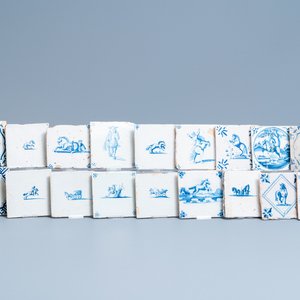 Eighteen Dutch Delft blue and white 'horse' tiles, 17/18th C. — photo 1