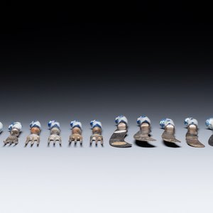 Eleven blue and white soft paste porcelain knife and fork handles, probably Saint-Cloud, France, 1st half 18th C. — photo 5