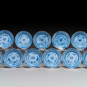 Eleven Chinese blue and white 'crab and fish' cups and saucers, Kangxi mark, Guangxu — 照片 6