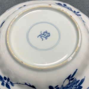 Eleven Chinese blue and white lobed cups and saucers, Kangxi — photo 19