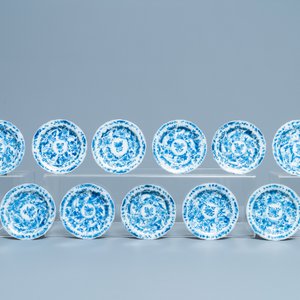Eleven Chinese blue and white lobed cups and saucers, Kangxi — photo 2