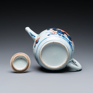 Eleven Chinese famille rose and Imari-style plates and a teapot with cover, Kangxi/Qianlong — 照片 13