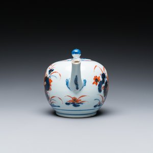 Eleven Chinese famille rose and Imari-style plates and a teapot with cover, Kangxi/Qianlong — 照片 9