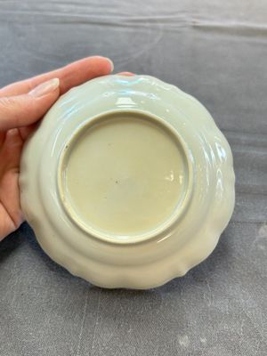 Eleven Chinese famille rose cups and nine saucers, Yongzheng/Qianlong — foto 12