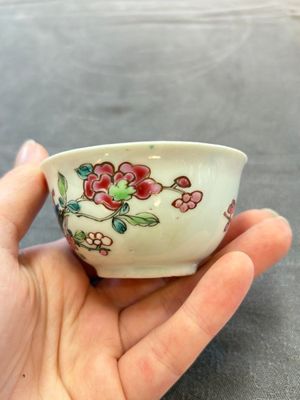 Eleven Chinese famille rose cups and nine saucers, Yongzheng/Qianlong — foto 62