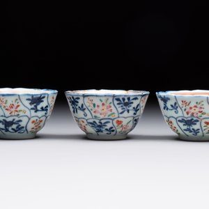 Eleven Chinese famille rose cups and nine saucers, Yongzheng/Qianlong — foto 15