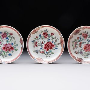 Eleven Chinese famille rose cups and nine saucers, Yongzheng/Qianlong — foto 2