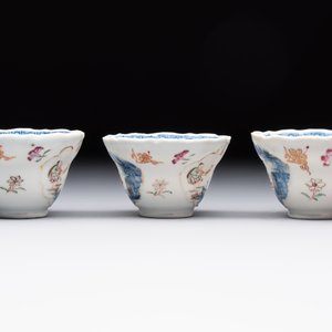 Eleven Chinese famille rose cups and nine saucers, Yongzheng/Qianlong — foto 9