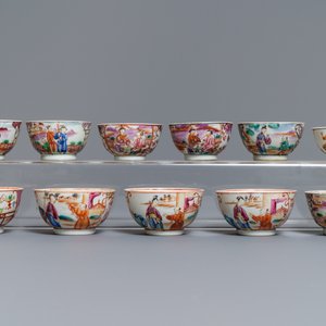 Eleven Chinese famille rose 'mandarin' cups, eight saucers, a teapot and a vase, Qianlong — photo 4