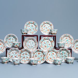 Eleven Chinese famille verte cups and thirteen saucers, Kangxi — photo 1