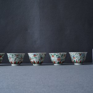 Eleven Chinese famille verte cups and thirteen saucers, Kangxi — 照片 14