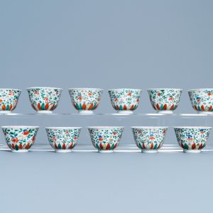 Eleven Chinese famille verte cups and thirteen saucers, Kangxi — 照片 7