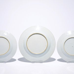 Eleven Chinese Imari-style plates, incl. a set of eight, a pair and one individual, Kangxi/Qianlong — photo 5