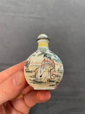Eleven Chinese snuff bottles in amber, agate, rock crystal, lacquer, hardstone, metal and wood, 19/20th C. — 照片 30