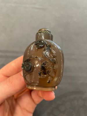 Eleven Chinese snuff bottles in amber, agate, rock crystal, lacquer, hardstone, metal and wood, 19/20th C. — 照片 54