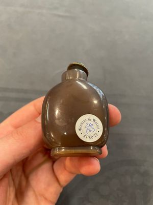 Eleven Chinese snuff bottles in amber, agate, rock crystal, lacquer, hardstone, metal and wood, 19/20th C. — 照片 55