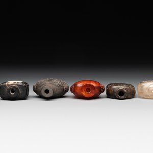 Eleven Chinese snuff bottles in amber, agate, rock crystal, lacquer, hardstone, metal and wood, 19/20th C. — 照片 8