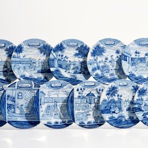 Eleven Dutch Delft blue and white "Month" plates, 19th C. — photo 1