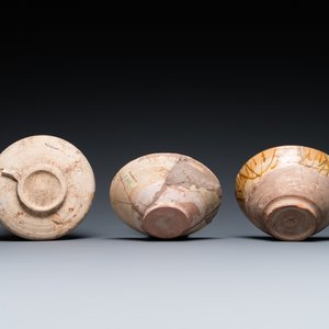 Eleven various Islamic pottery wares, 10th C. and later — 照片 15
