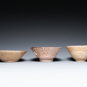 Eleven various Islamic pottery wares, 10th C. and later — 照片 17