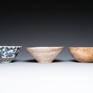 Eleven various Islamic pottery wares, 10th C. and later — 照片 25