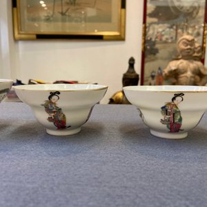 Elf Chinese famille rose 'Wu Shuang Pu' schotels en zes koppen, overwegend Daoguang merk en periode — foto 28