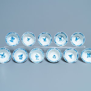 Elf gelobde Chinese blauw-witte koppen en schotels, Kangxi — foto 8