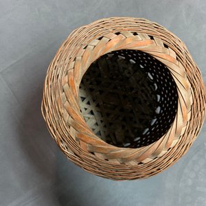 Elf Japanse gevlochten bamboe ikebana mandjes w.o. drie gesigneerd, Meiji/Showa, 19/20e eeuw — foto 41