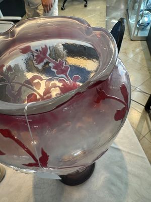 Émile Gallé (1846-1904): A large cameo glass vase with floral design, signed, ca. 1900 — photo 6