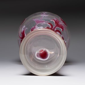 Émile Gallé (1846-1904): A large cameo glass vase with floral design, signed, ca. 1900 — photo 7