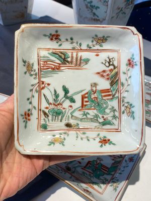 Ensemble de cinq coupes de forme carrée en porcelaine de Chine wucai ko-sometsuke pour le marché japonais, époque Transition — photo 25