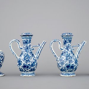 Ensemble de huilier et vinaigrier en faïence de Delft bleu et blanc, 18ème — photo 4