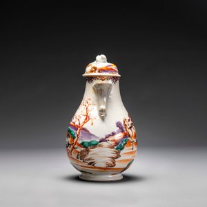 Ensemble des quatre tasses, soucoupes et une verseuse en porcelaine de Chine famille rose à décor de deux chevaux, Qianlong — photo 7