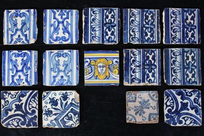 Ensemble divers de 14 carreaux espagnols et portugais, 17e