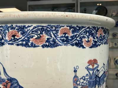 Exceptionnel et important aquarium en porcelaine de Chine en bleu, blanc et rouge de cuivre à décor d'antiquités et de paysages, Kangxi — photo 20